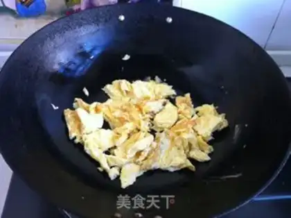 Make Shrimp fried eggs step 4
