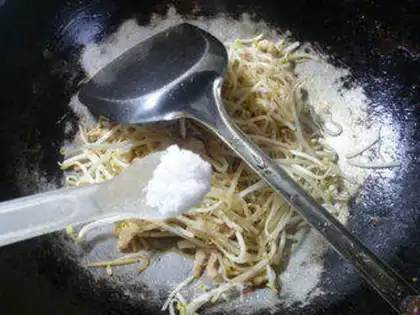 Make Pork fried green beans step 7