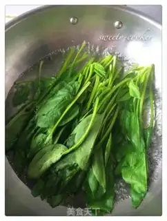 Make Egg spinach step 1