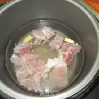 Make Peanut ribs soup step 1