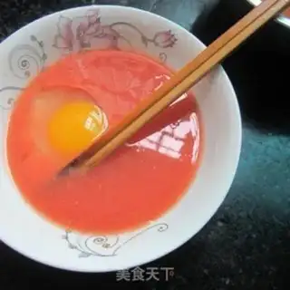 Make Tomato juice evaporated eggs step 1