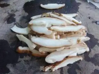Make Fry mushrooms, Dutch beans step 3