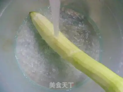 Make Tomato eggs start to bloom at night step 1
