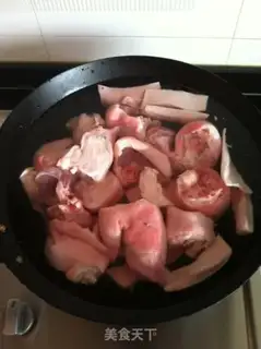 Make Red burning of pigs