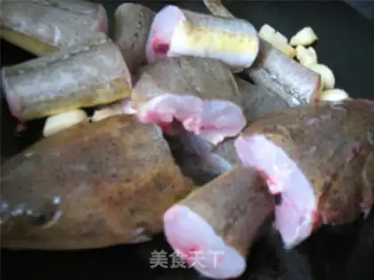 Make Garlic-burned fish step 3