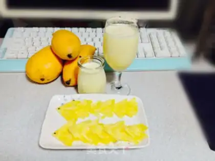 Make Pineapple Sydney shake step 11