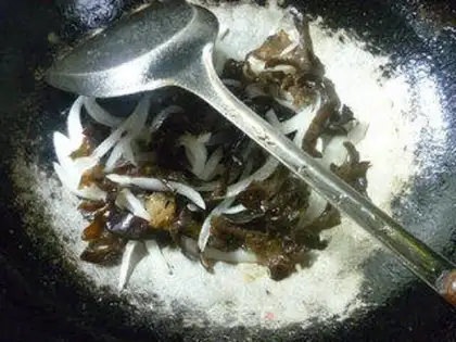 Make White onions, black wood step 11