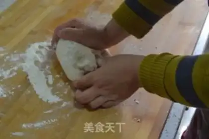 Make Hand grab cake step 4