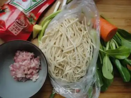 Make Cheese sauce and noodles step 0
