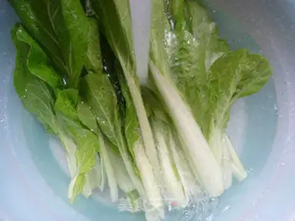 Make Shrimp-skinned cabbage step 1