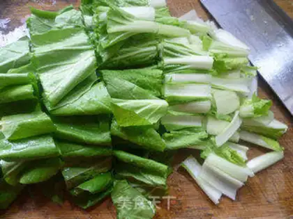 Make Shrimp-skinned cabbage step 2