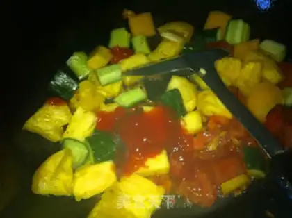 Make Tomato fried pineapple step 4