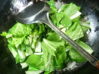 Make Shrimp-skinned cabbage step 3
