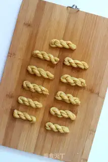 Make Pretzels, fragrances step 5
