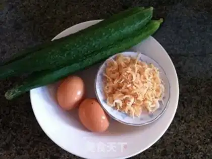 Make Eggs, shrimp, jade dumplings step 1