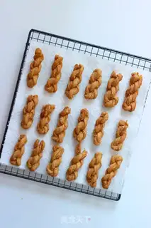 Make Pretzels, fragrances step 7