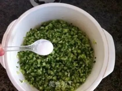 Make Eggs, shrimp, jade dumplings step 2