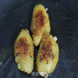 Make The fragrance of chicken wings step 1