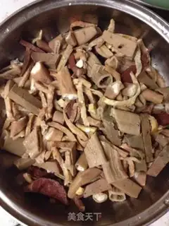 Make Spicy lamb soup step 1