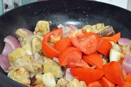 Make Tomato curry chicken step 6