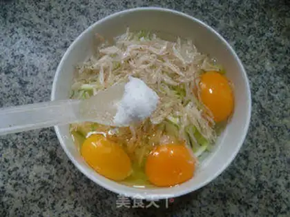 Make Shrimp skins and eggs step 5