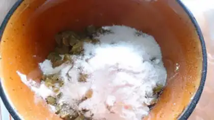 Make A raisin maffle cake step 1