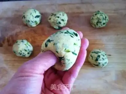 Make Celery leaf corn noodles step 9