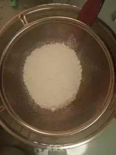 Make Maple syrup and twirl cake step 1