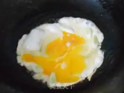 Make Pumpkin fried eggs step 2