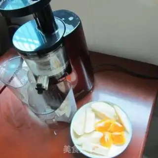 Make Pear summer orange juice step 3