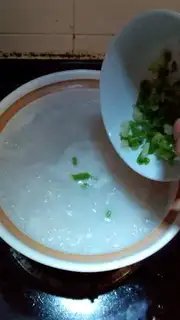 Make Cracking eggs step 5