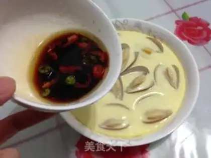 Make Cracking eggs step 7