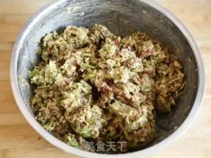 Make Beef radish dumpling step 3
