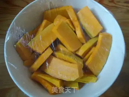 Make Handmade pumpkin buns step 1