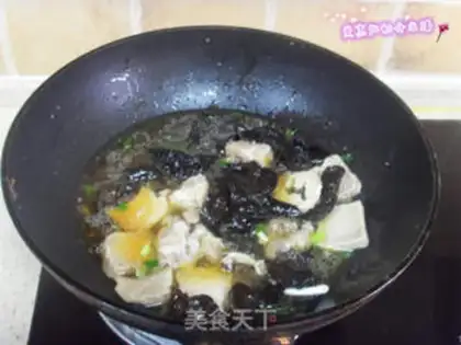 Make Wood bean dry stew step 1