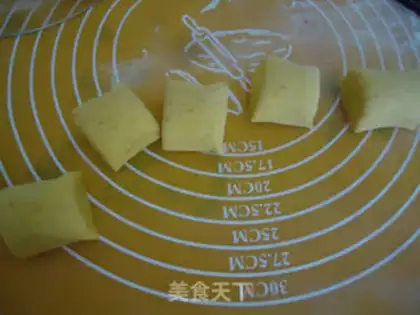 Make Handmade pumpkin buns step 7