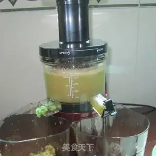 Make Apple cucumber juice step 6