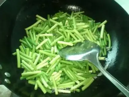 Make Garlic fried meat step 2