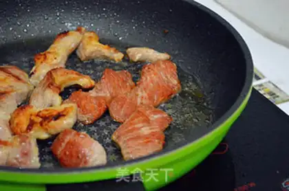 Make Tomato fragrance tore pork step 7