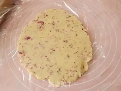 Make Rose heart-shaped cookies step 7