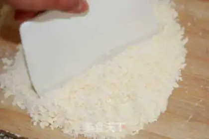 Make Strawberry cheese pie step 2