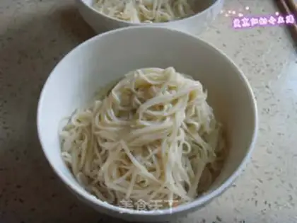Make Old yogurt noodles step 4