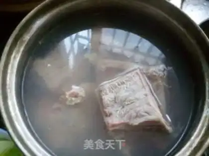 Make Pigbone soup step 1