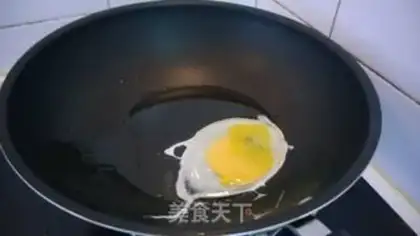 Make Fried eggs step 1
