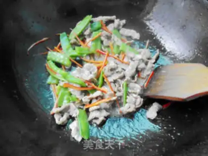 Make Black pepper beef pasta step 6
