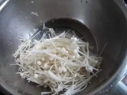 Make cucumber with a golden pin mushroom step 0