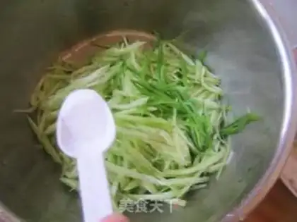 Make cucumber with a golden pin mushroom step 5