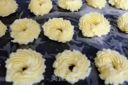 Make Vanilla cookies step 5
