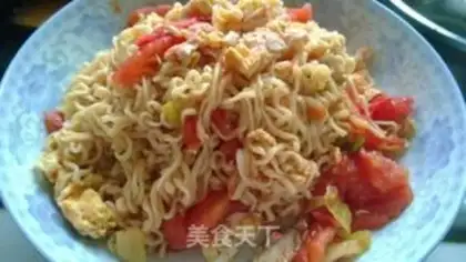 Make Tomato egg fried noodle step 7