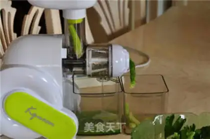 Make Celery honey juice step 1